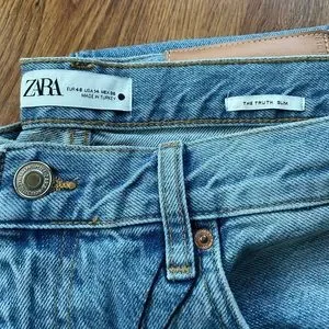 Jean Slim Zara Gris Taille 38 Femme - En Excellent état D'occasion, Coupe Ajustée, Parfait Pour Un Look Quotidien !